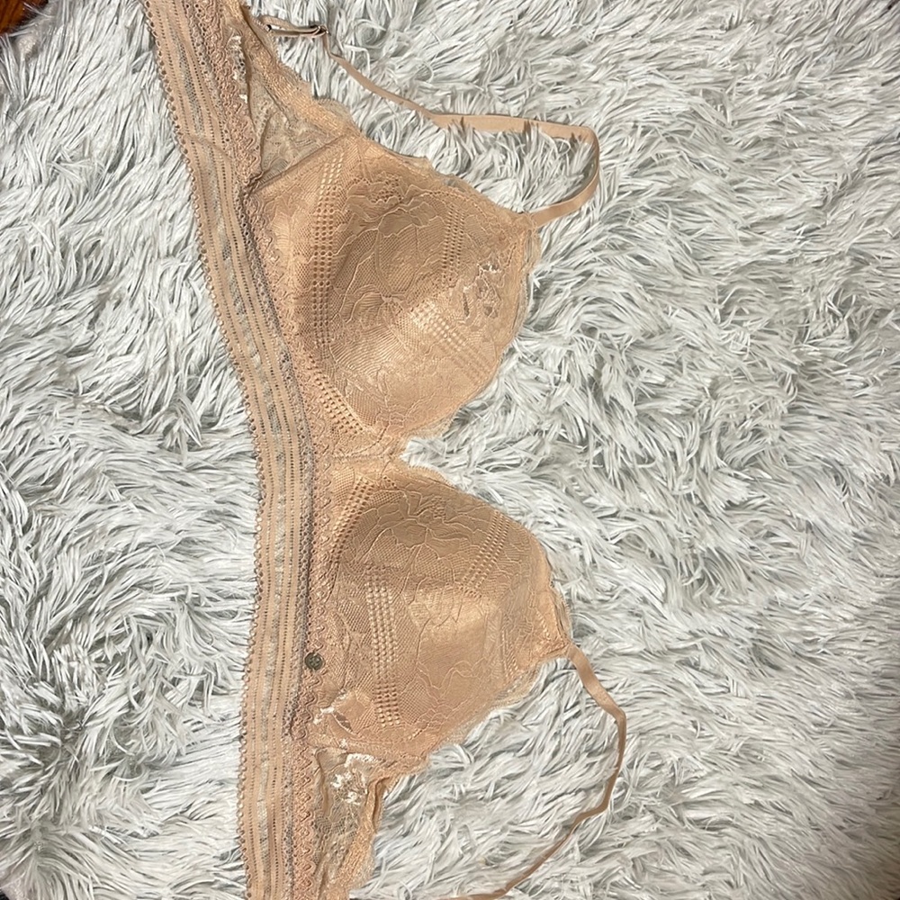 nude lace bracket